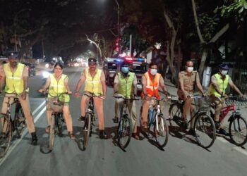 காவல்துறை-பொதுமக்கள் நல்லுறவு மேம்படுத்த சைக்கிள் ரோந்து