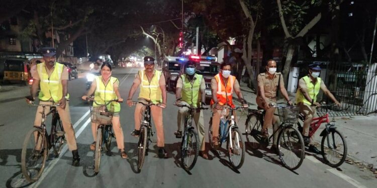 காவல்துறை-பொதுமக்கள் நல்லுறவு மேம்படுத்த சைக்கிள் ரோந்து