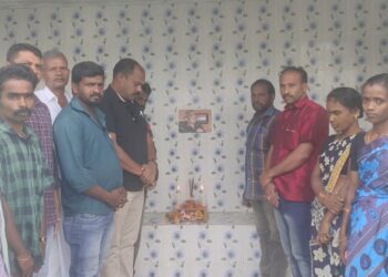 முப்படைகளின் தலைமை தளபதி பிபின் ராவத் தமிழகத்தில் மரணம்!! கொடைக்கானல் பேத்துப்பாறை மக்கள் கண்ணீர் அஞ்சலி!!