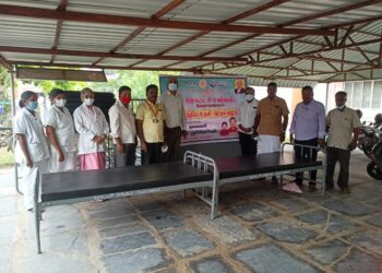 ரோட்டரி கிளப் சார்பில் வேதாரண்யம் அரசு மாவட்ட தலைமை மருத்துவமனைக்கு ரூ. 1லட்சத்து 70 ஆயிரம் மதிப்பிலான படுக்கைகள் வழங்கல்