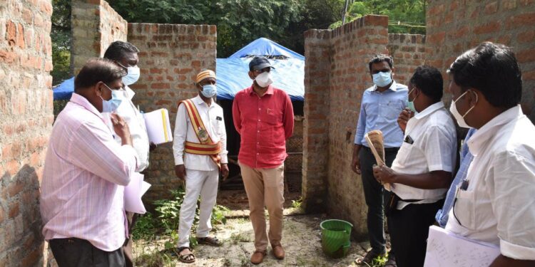 கீழையூர் ஊராட்சி ஒன்றிய பகுதிகளில் நடைபெற்று வரும் வளர்ச்சி திட்ட பணிகளை நாகை மாவட்ட ஆட்சியர் ஆய்வு