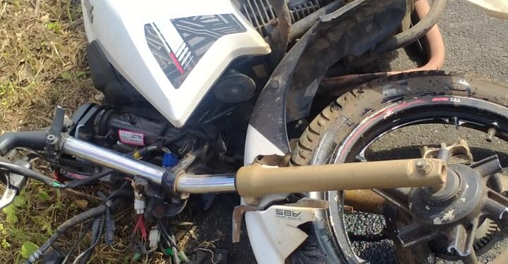 வேதாரண்யம் அருகே இருசக்கர வாகனத்தில் வந்தவர் லோடு ஆட்டோ மோதி உயிரிழப்பு.