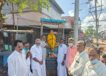 வேதாரணியத்தில் திருவள்ளூர் தினம் பாட்டாளி மக்கள் கட்சிமற்றும் வேதாரணியம் லயன்ஸ் சங்கம் சார்பாக சிறப்பாக கொண்டாடப்பட்டது.