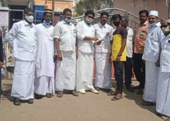 மதுரை ஆயுதப்படை மைதானத்தில் இன்று நாட்டின் குடியரசு தின விழாவை முன்னிட்டு மாவட்ட ஆட்சியர் அனீஷ் சேகர்  தேசிய கொடியை ஏற்றினார்கள்.