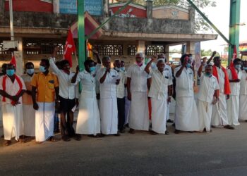 வேதாரண்யம் அடுத்த ஆயக்காரன்புலம் கடைத்தெருவில் மார்க்சிஸ்ட் கம்யூனிஸ்ட் சார்பில் கண்டனம் முழங்குவோம் ஆர்பாட்டம்