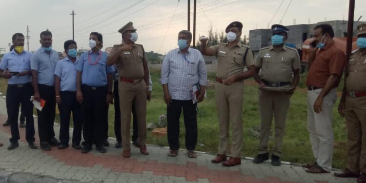 திருநெல்வேலி மாவட்டத்தில் சாலை விபத்துகளை தடுக்க முக்கிய சந்திப்புகளில் எச்சரிக்கை பலகை, ஒளிரும் விளக்குகள்