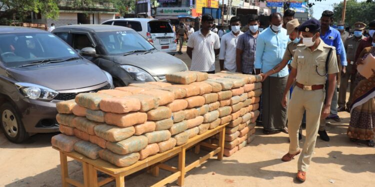 நாகை அருகே கஞ்சா கடத்த முயன்ற 6 நபர்கள் கைது – 500 கிலோ கஞ்சா பறிமுதல்