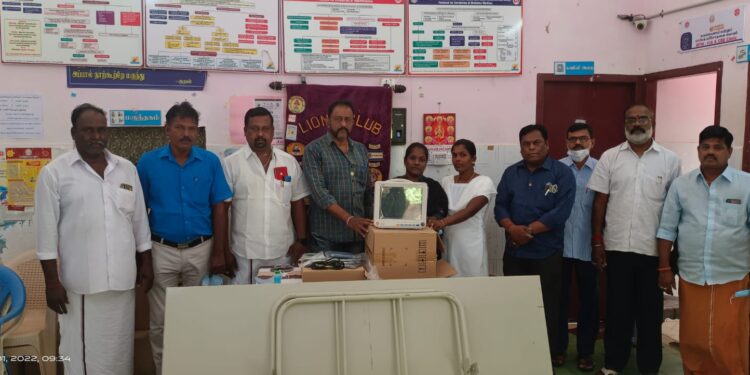 கோடிக்கரை அரசு மருத்துவமனைக்கு 30 ஆயிரம் மதிப்பிலான பரிசோதனை கருவி , கட்டில் வழங்கிய அரிமா சங்கத்தினர்