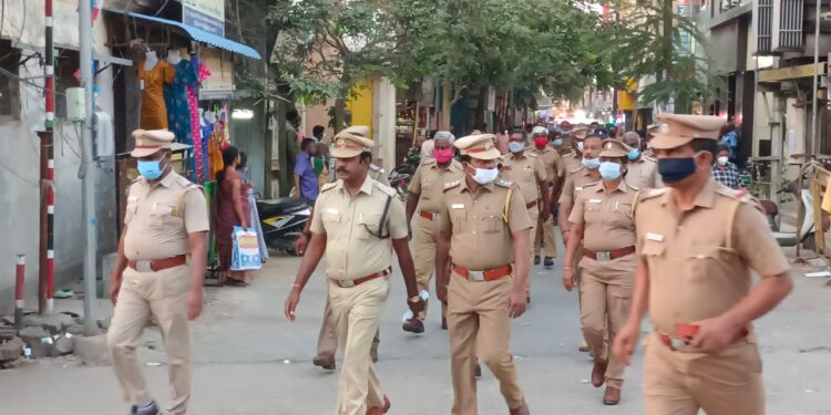 மதுரையில் தொடர்ந்து நடைபெறும் போலீஸ் அணிவகுப்பு