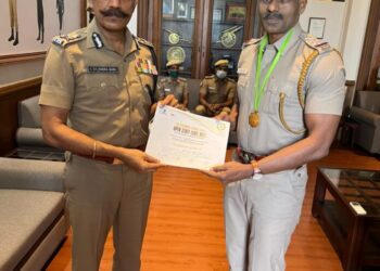 மாநில அளவில் ஆணழகன் போட்டியில் முதலிடம் பிடித்த குற்றாலம் காவல் ஆய்வாளர் காவல்துறை தலைமை இயக்குனர்  செ.சைலேந்திர பாபு IPS பாராட்டு