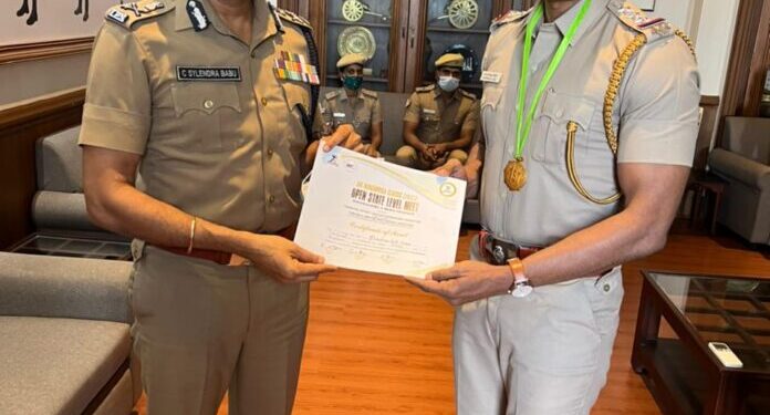 மாநில அளவில் ஆணழகன் போட்டியில் முதலிடம் பிடித்த குற்றாலம் காவல் ஆய்வாளர் காவல்துறை தலைமை இயக்குனர்  செ.சைலேந்திர பாபு IPS பாராட்டு