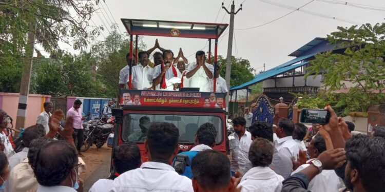 தலைஞாயிறு பேரூராட்சியில் அமைச்சர் மெய்யநாதன் வாக்கு சேகரிப்பு