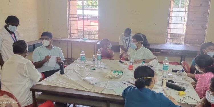 நாகப்பட்டினம் போர்ட் டவுன் லயன்ஸ் சங்கம், நாகை மாவட்ட பார்வை இழப்பு தடுப்பு சங்கம் மற்றும் பாண்டிசேரி அரவிந்த் கண் மருத்துவமனை இணைந்து இலவச கண் சிகிச்சை முகாம்