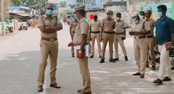 வேட்புமனு தாக்கல் சம்மந்தமான பாதுகாப்பு ஏற்பாடுகள் குறித்து மாவட்ட காவல் கண்காணிப்பாளர் எஸ். ஜெயக்குமார் நேரில் சென்று ஆய்வு.