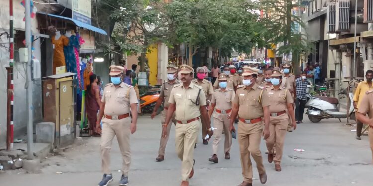 மதுரையில் மாநகராட்சி தேர்தலையொட்டி பலத்த  போலீஸ் பாதுகாப்பு ஏற்பாடு