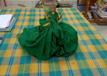 வேதாரண்யத்தில் அரை அடி உயரமுள்ள மாரியம்மன் சிலை கண்டெடுப்பு