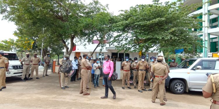 நகர்ப்புற உள்ளாட்சி தேர்தல் தலைஞாயிறு பேரூராட்சியில் அதிமுகவைச் சேர்ந்த செந்தமிழ்ச்செல்வி தலைவராக தேர்வு