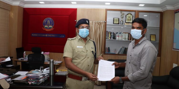 புதிதாக தேர்வு செய்யப்பட்டுள்ள ஆண் மற்றும் பெண் காவலர்களுக்கு பணி நியமன ஆணையை வழங்கிய மாவட்ட காவல் கண்காணிப்பாளர்*