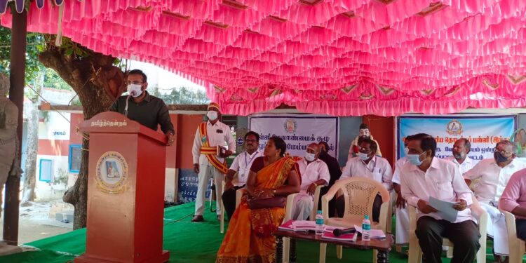 வேதாரண்யம் அடுத்த தோப்புத்துறை இந்து தொடக்கப் பள்ளி மேலாண்மைக்குழு மற்றும் பெற்றோர் ஆசிரியர் கழகக் கூட்டம்