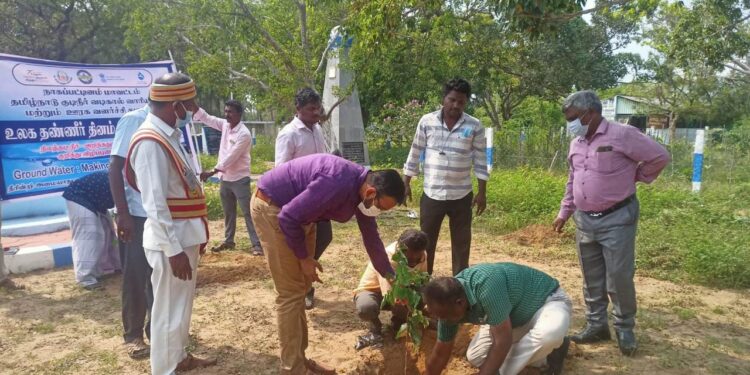 சுதந்திர தின விழா அமுதப் பெருவிழாவையொட்டி நாகை அவுரி திடலில் அமைக்கப்பட்டுள்ள புகைப்பட கண்காட்சி மாவட் டஆட்சியர் துவக்கி வைப்பு