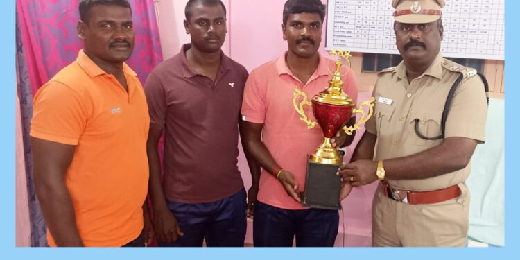 குளவை-புதூர் கிராமத்தில் கோவில் திருவிழாவை முன்னிட்டு நடைபெற்ற மாபெரும் கபாடி போட்டியில் விளாத்திகுளம் “POLICE KABADI TEAM”” பங்கேற்று 3-வது பரிசு மற்றும் கோப்பை வென்றது