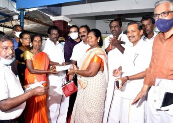 நாகை அடுத்த கீழ்வேளுரில் நகர்புற வேலைவாய்ப்பு திட்ட பணியினை துவக்கிவைத்து நலத்திட்ட உதவிகள் அமைச்சர் வழங்கினார்