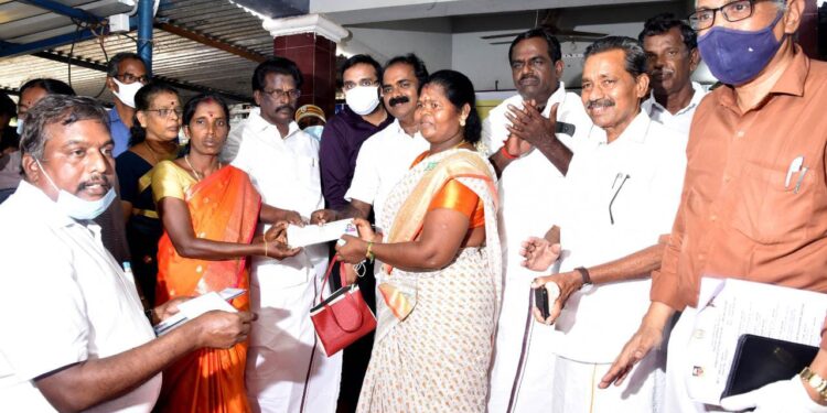 நாகை அடுத்த கீழ்வேளுரில் நகர்புற வேலைவாய்ப்பு திட்ட பணியினை துவக்கிவைத்து நலத்திட்ட உதவிகள் அமைச்சர் வழங்கினார்