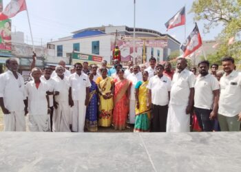 தூத்துக்குடியில் குரூஸ்பர்னாந்து நினைவு நாளையொட்டி   அதிமுக மாநில அமைப்புச் செயலாளர் சி. த. செல்லப்பாண்டியன்  தலைமையில் அதிமுகவினர் மாலை அணிவித்து மரியாதை செலுத்தினார்.