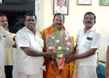 தூத்துக்குடி தெற்கு மாவட்டத்தில் புதியதாக நியமிக்கப்பட்டுள் அதிமுக நிர்வாகிகள் முன்னாள் அமைச்சர், சி.த.செல்லப்பாண்டியன் அவர்களிடம் வாழ்த்து