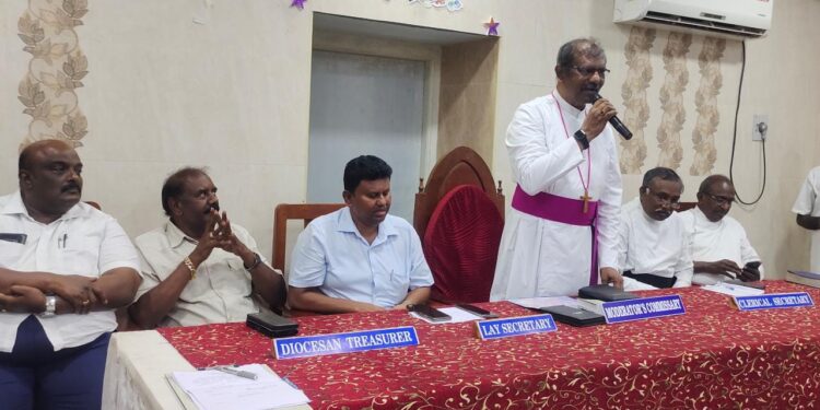 தூத்துக்குடி, நாசரேத் திருமண்டலத்தில் அதிரடி திருப்பம்!!     பிஷப்  தேவசகாயம்   சஸ்பென்ட் !!       பிரதம பேராயர் அதிரடி நடவடிக்கை!!     உற்சாகத்தில் திருமண்டல மக்கள்