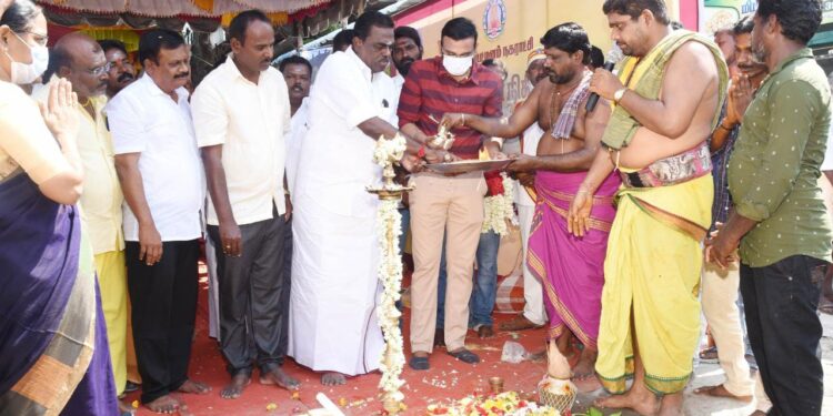 வடிகால் கட்டும் பணிக்கான பூமி பூஜை – மாவட்ட ஆட்சியர் துவக்கி வைத்தார்