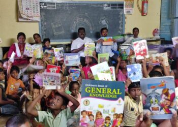 உலக புத்தக தினத்தில் அரசு பள்ளி மாணவர்களின் அறிவுத் தேடலுக்கு அடித்தளமிடும் இல்லம் தேடிக் கல்வி மையங்கள்