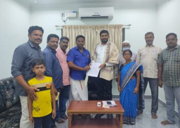 ஊக்க ஊதிய உயர்வு கோரி ஆசிரியர்கள் நாகை தொகுதி எம்.எல்.ஏவிடம் மனு