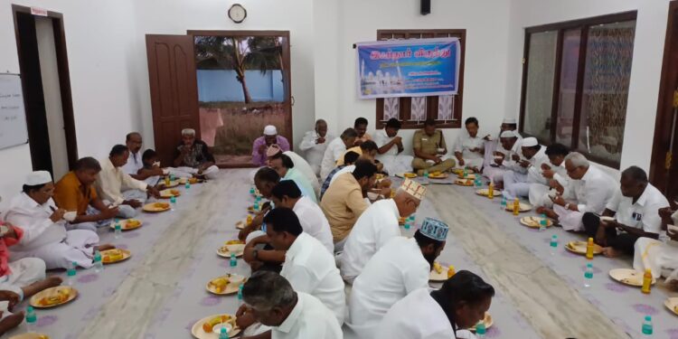 வேதாரண்யத்தில் இஃப்தார் நோன்பு துறப்பு நிகழ்ச்சி – எஸ்.எஸ்.அறக்கட்டளை சிறப்பு ஏற்பாடு