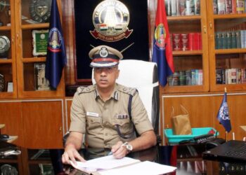 நெல்லை மாநகரின் 41வது மாநகர காவல் ஆணையாளராக சந்தோஷ்குமார் பதவியேற்பு