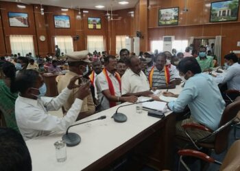 தூத்துக்குடி மாவட்ட சமத்துவ மக்கள் கழகம் சார்பில் மாவட்ட ஆட்சித் தலைவரிடம் மனு