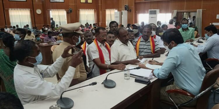 தூத்துக்குடி மாவட்ட சமத்துவ மக்கள் கழகம் சார்பில் மாவட்ட ஆட்சித் தலைவரிடம் மனு