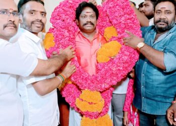 தமிழ் தேசிய பார்வர்ட் பிளாக் கட்சின் நிறுவனதலைவர் வழக்கறிஞர் M. சங்கிலி பிறந்தநாள்  நிர்வாகிகள் நேரில் சந்தித்து வாழ்த்து தெரிவித்தனர்