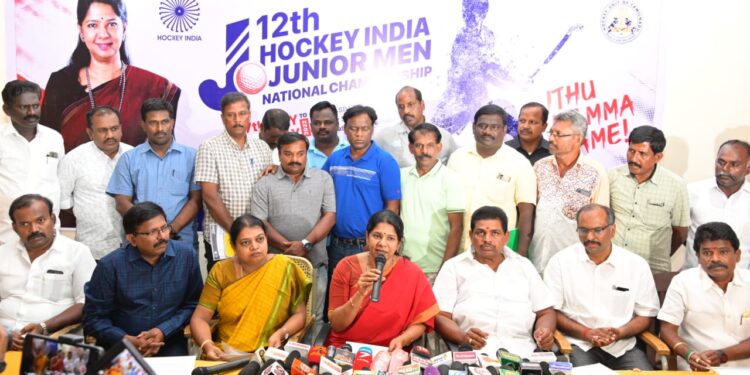 ஹாக்கி யூனிட் ஆப் தமிழ்நாடு நடத்தும் 12 வது ஹாக்கி இந்தியா தேசிய ஜூனியர் ஆண்கள் ஹாக்கி போட்டிகள் மே,17 முதல் 28 தேதி வரை கோவில்பட்டியில் நடைபெறுகிறது. கனிமொழி எம்பி தகவல்!!!
