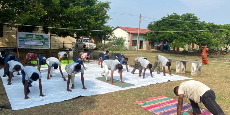 நீர்வளத்துறை சார்பில் நடைபெறும் பணிகளை நடுத்தர தொழில்கள் துறை அரசு செயலாளர் அருண்ராய் ஆய்வு 