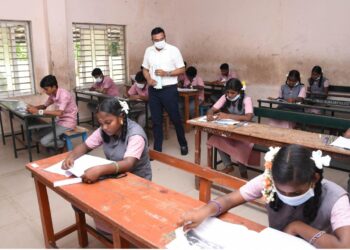 விளாத்திகுளம்  பகுதியில் பணம் கேட்டு தகராறு செய்து கொலை மிரட்டல் விடுத்தவர் கைது