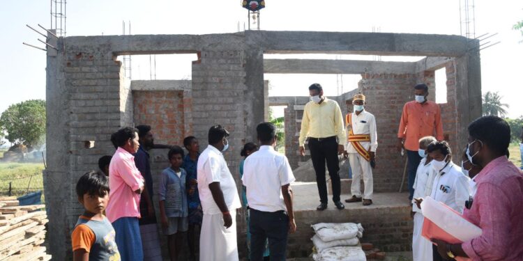 தலைஞாயிறு ஊராட்சி ஒன்றிய பகுதியில் நடைபெற்று வரும் வளர்ச்சி திட்ட பணிகளை மாவட்ட ஆட்சியர் நேரில் ஆய்வு