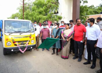 தூத்துக்குடி மாநகராட்சி பகுதியில் உள்ள பூங்காக்கள், பஸ் ஸ்டாப் போன்ற பகுதியில் முழுமையான  தூய்மை பணியினை அமைச்சர், கலெக்டர், மேயர், ஆணையர், துவக்கி வைத்தனர்.