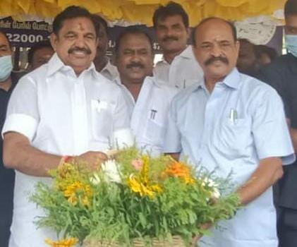 கோவில்பட்டிக்கு முன்னாள் முதல்வர் எடப்பாடி கே. பழனிசாமி வருகை: முன்னாள் அமைச்சர்கள் கடம்பூர் ராஜு, சி.த செல்லபாண்டியன் தலைமையில் அதிமுக உற்சாக வரவேற்பு!!