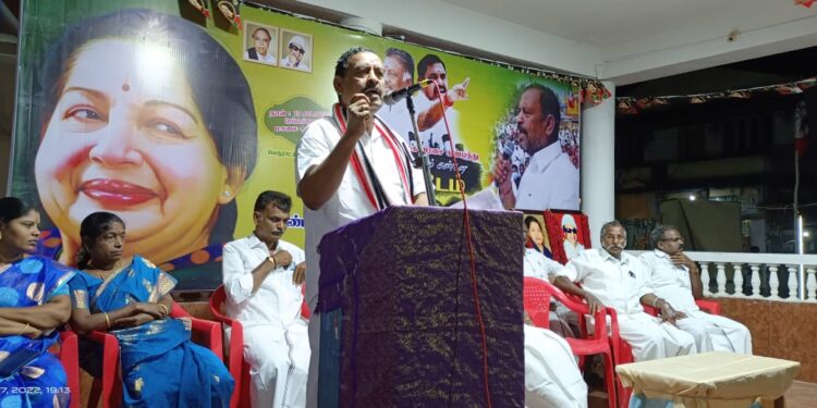 தலைஞாயிறு பேரூராட்சியில் ஆளும் திமுக அரசை கண்டித்து அதிமுக கண்டன கூட்டம்