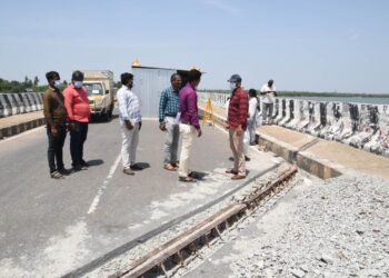 நாகப்பட்டினம் மாவட்டம் திருமருகல் ஊராட்சி ஒன்றிய பகுதிகளில்  நடைபெற்றுவரும் வளர்ச்சிதிட்டப் பணிகளை மாவட்ட ஆட்சித்தலைவர்  டாக்டர் அ.அருண்தம்புராஜ்  நேரில்  பார்வையிட்டு ஆய்வு .