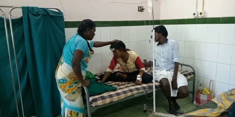 வேதாரண்யத்தை அடுத்த ஆயக்கான்புலத்தில் மருத்துவ படிப்பை தொடர முடியாத மருத்துவ மாணவி தற்கொலைக்கு முயன்ற சம்பவம் சோகத்தை ஏற்படுத்தி உள்ளது.