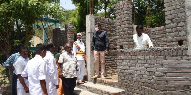 நாகை மாவட்டம், திருமுருகல் ஊராட்சி பகுதியில் நடைபெற்று வரும் வளர்ச்சி பணிகளை மாவட்ட ஆட்சியா் ஆய்வு 