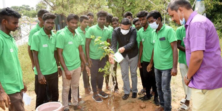 நாகை ஆட்சியர் அலுவலகத்தில் மக்கள் குறைதீர்க்கும் நாள் கூட்டம்