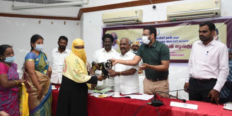 நாகப்பட்டினம் மாவட்ட ஆட்சியர் அலுவலகத்தில் சிறுபான்மையினர் நலன் மற்றும் வெளிநாடுவாழ் தமிழர் நலத்துறை அமைச்சர் திரு. செஞ்சிகே.எஸ்.மஸ்தான் அவர்கள் தலைமையில் ஆய்வு கூட்டம் மற்றும் நலத்திட்டம் வழங்கும் விழாநடைபெற்றது. 